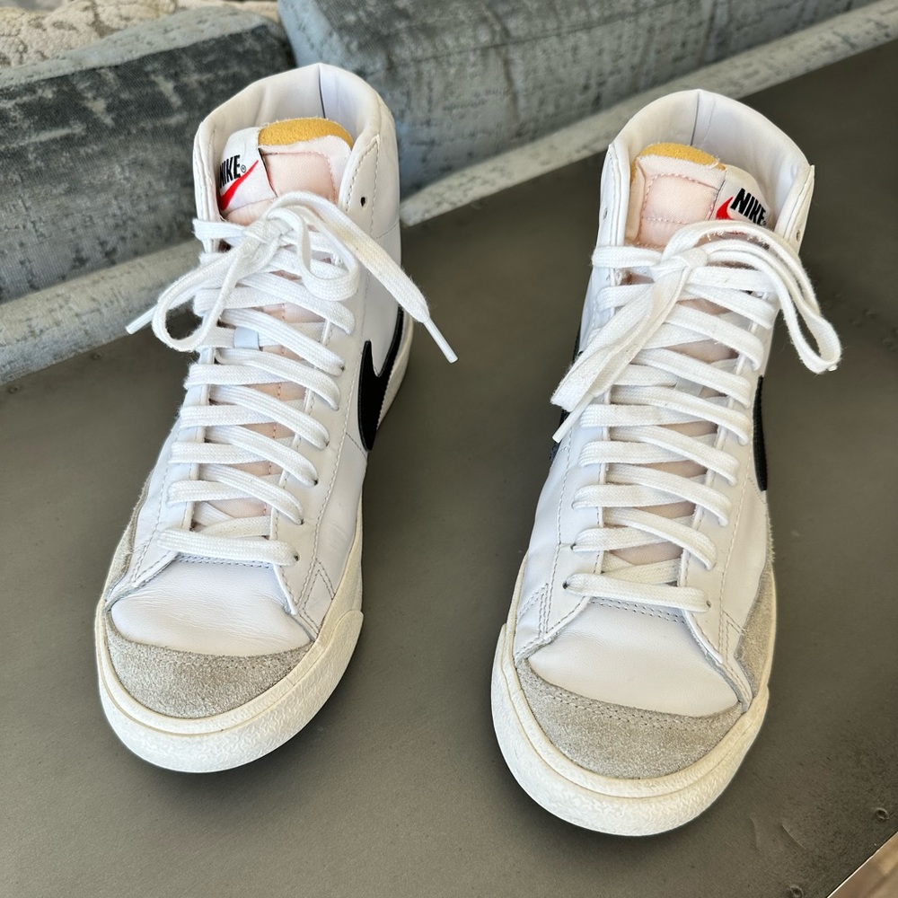 Nike Blazer Mid size 8.5